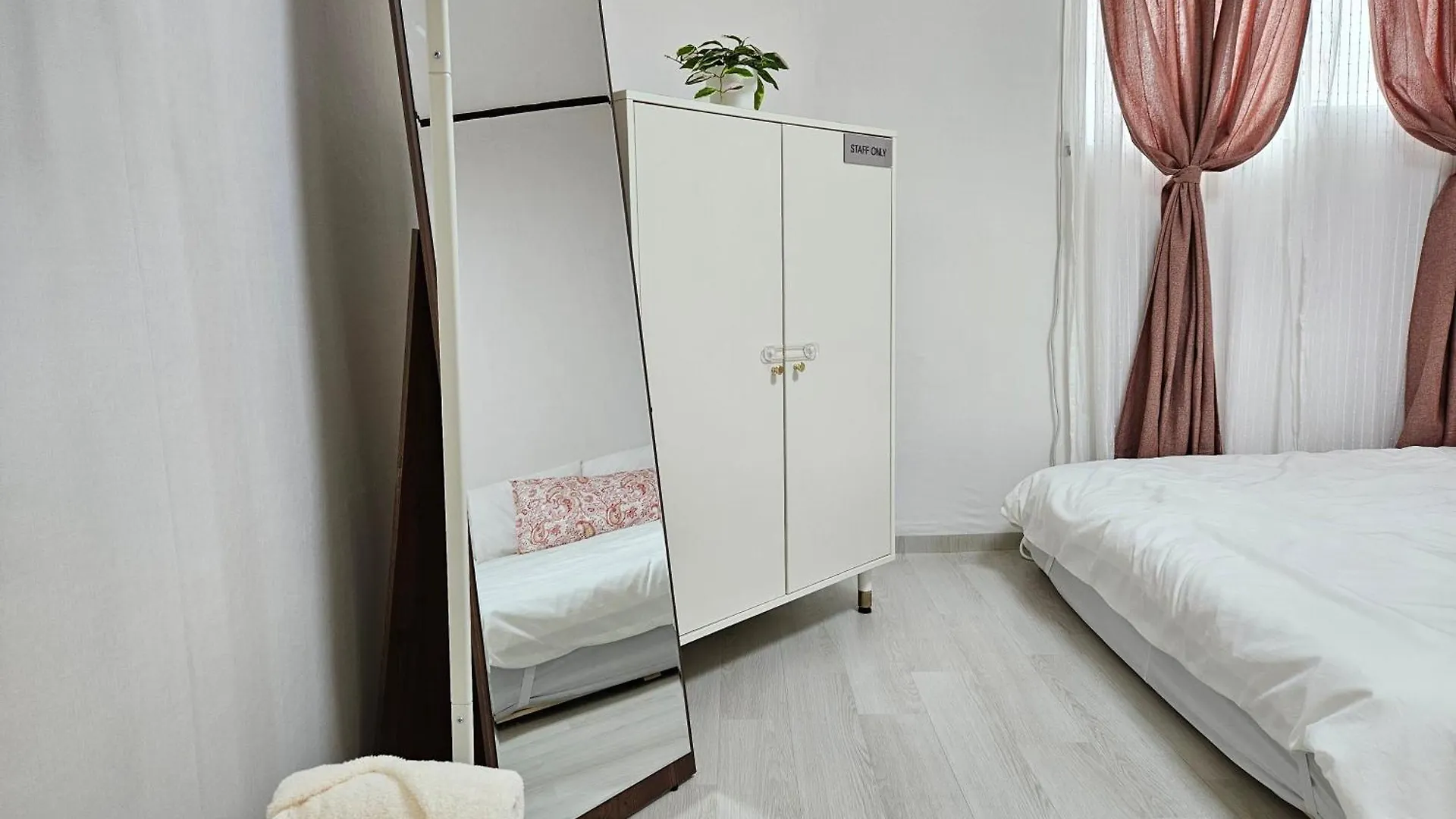 Semesterbostad Nurida Sinchon Villa Seoul